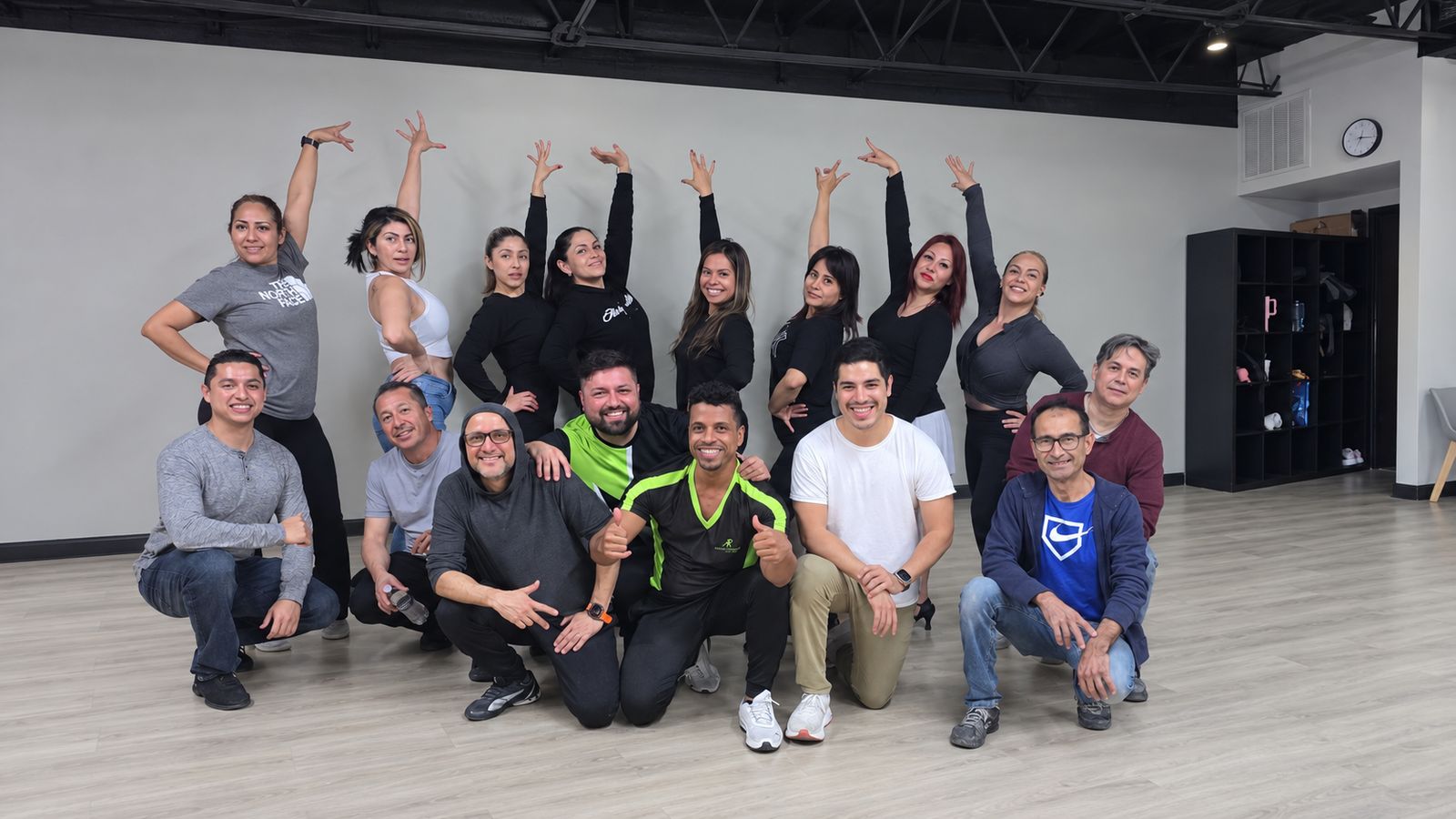 La familia de Alianza Rumbera en el estudio
